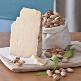 Fiscalini Cheddar & Nunes Farm Almonds