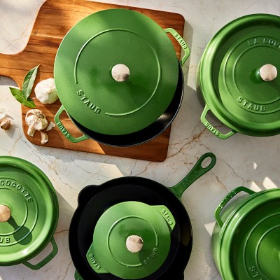 Williams-Sonoma - Holiday 2024 - Staub Enameled Cast Iron Round