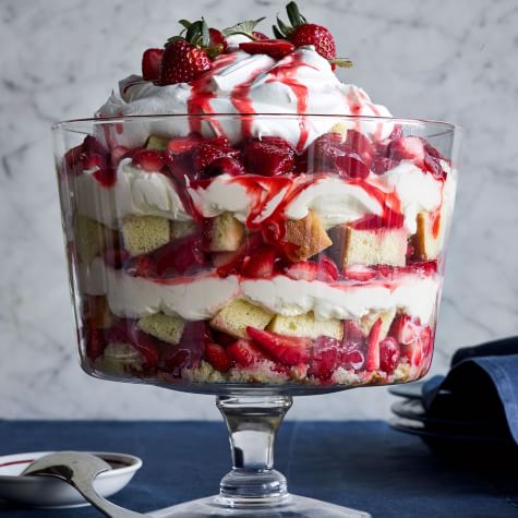 strawberry trifle with mascarpone