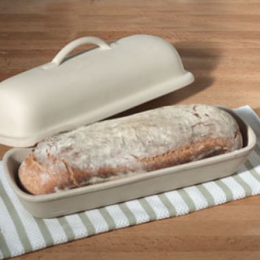 Using a La Cloche Baker