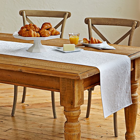 Vine Floral Boutis Table Table Runner, White