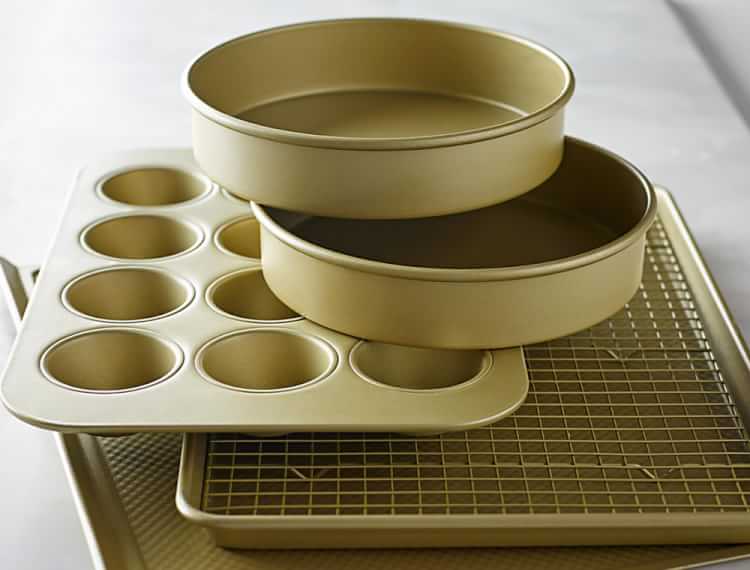 Williams Sonoma Goldtouch® Nonstick Rectangular Cake Pan, 9" x 13