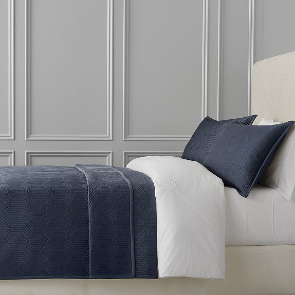 blankets and coverlets