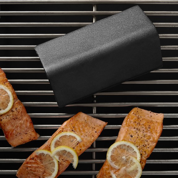 Williams Sonoma VShaped CastIron Smoker Box Williams Sonoma