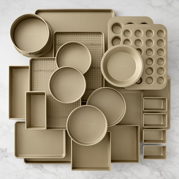 Williams Sonoma Goldtouch® Bakers Dream 25-Piece Bakeware Set