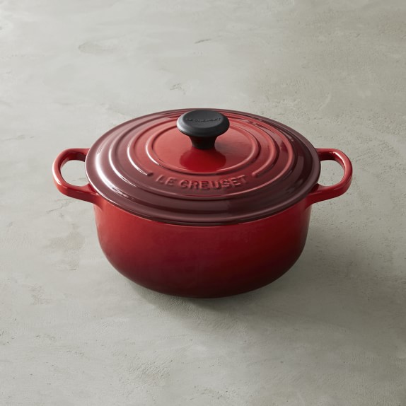 Le Creuset Signature Cast Iron Round Dutch Oven Red Le Creuset Signature Cast Iron Round Dutch Oven Red