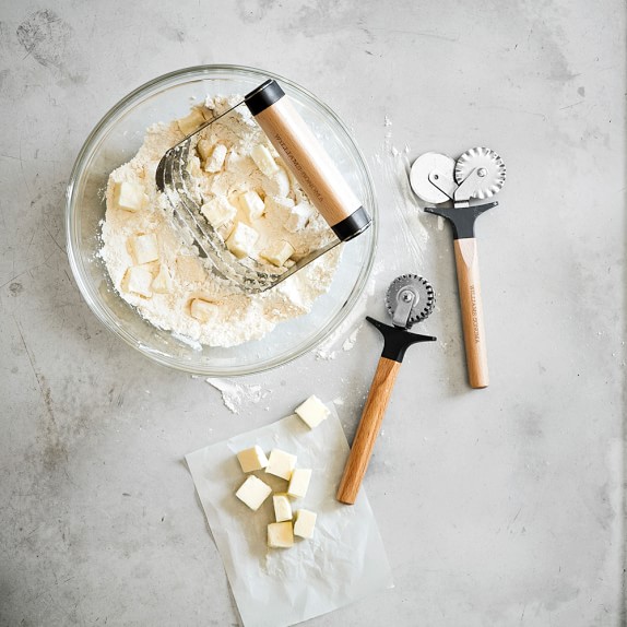 Williams Sonoma Straight & Fluted Pastry Cutter Williams Sonoma
