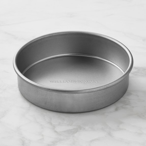 Williams Sonoma Traditionaltouch™ Round Cake Pan Williams Sonoma