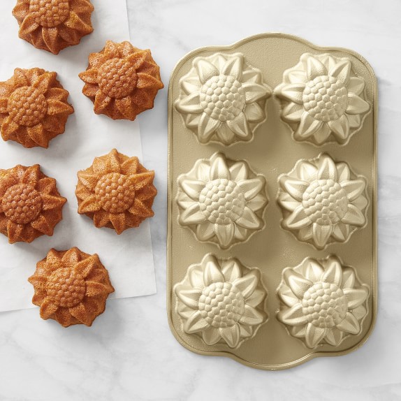 Nordic Ware Sunflower Cakelet Pan
