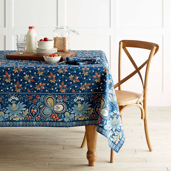 Berry Meadow Print Tablecloth, 70