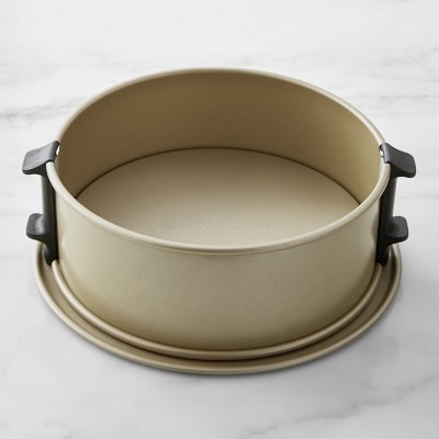 Williams Sonoma Goldtouch® Leakproof Springform Cake Pan