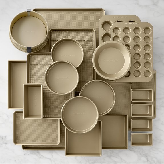 Williams Sonoma Goldtouch® Bakers Dream 25-Piece Bakeware Set